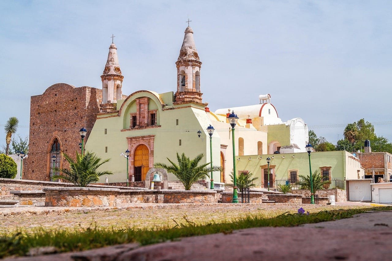 Iglesia antigua estilo barroco